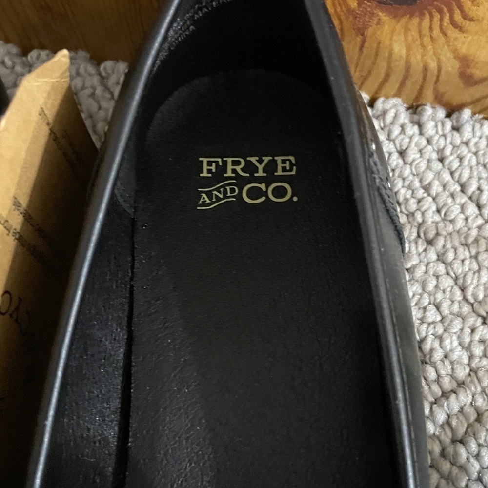 FRYE AND CO. WOMEN’S ELARA LOAFERS - Picture 3 of 6